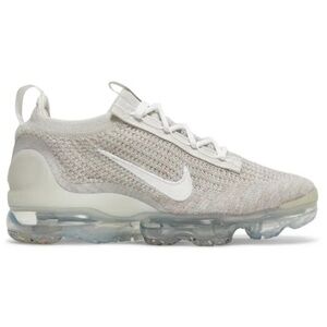 Nike Wmns Air Vapor Max 2021 Flyknit Oatmeal Women’s size 7.5 NEW!!!